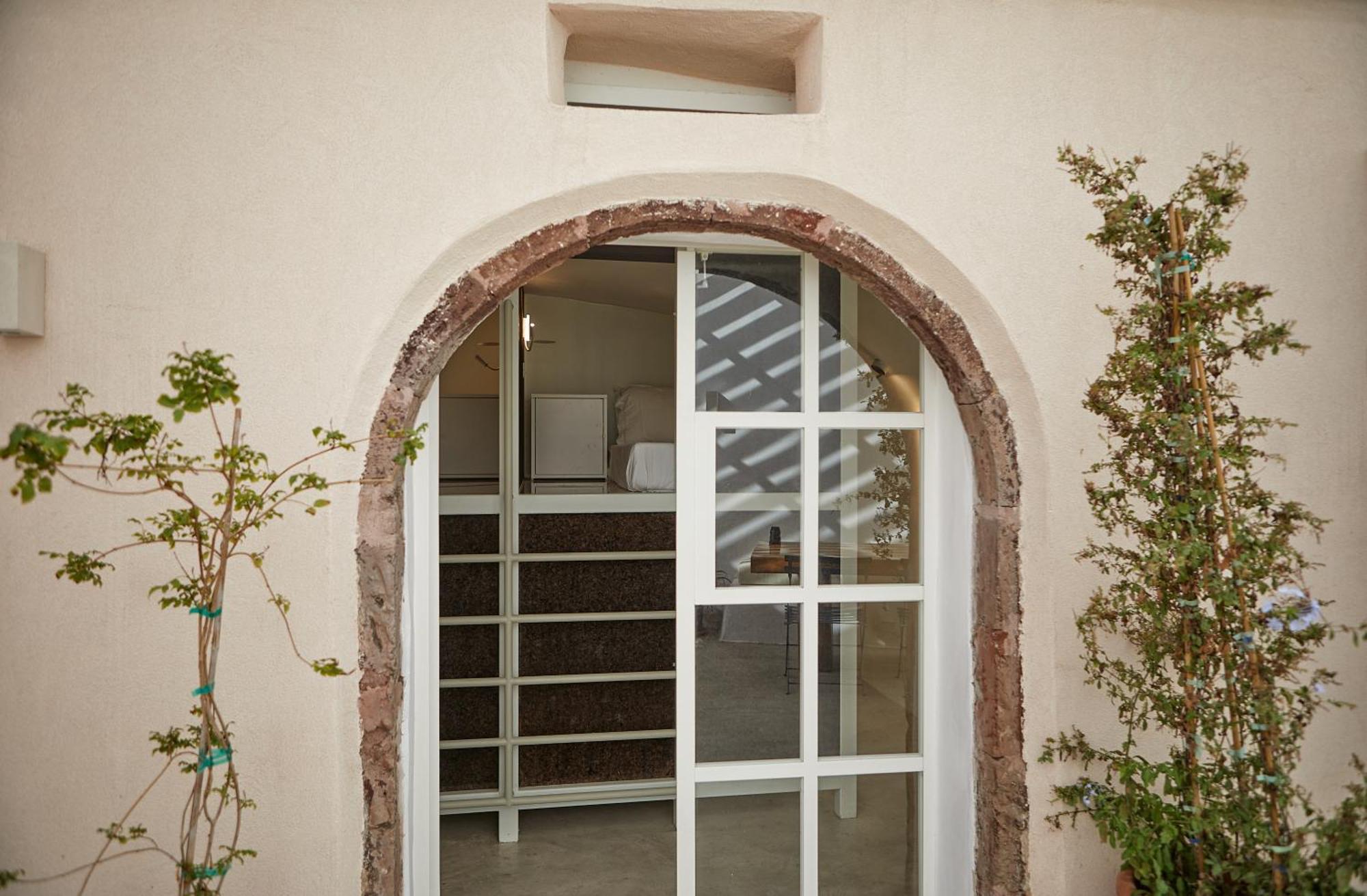 Hostel 16 Oia