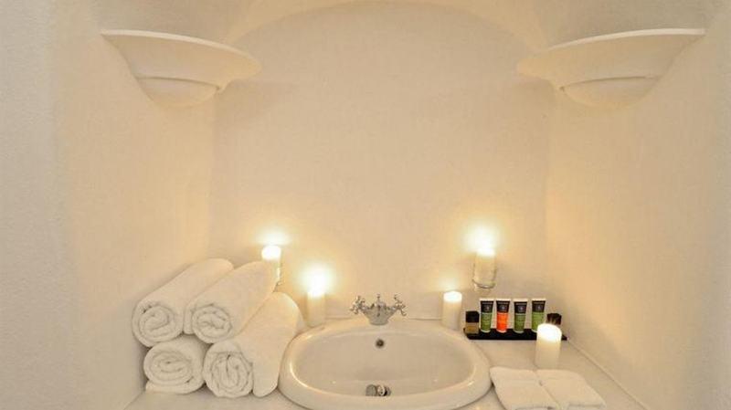 16 Hostel Oia